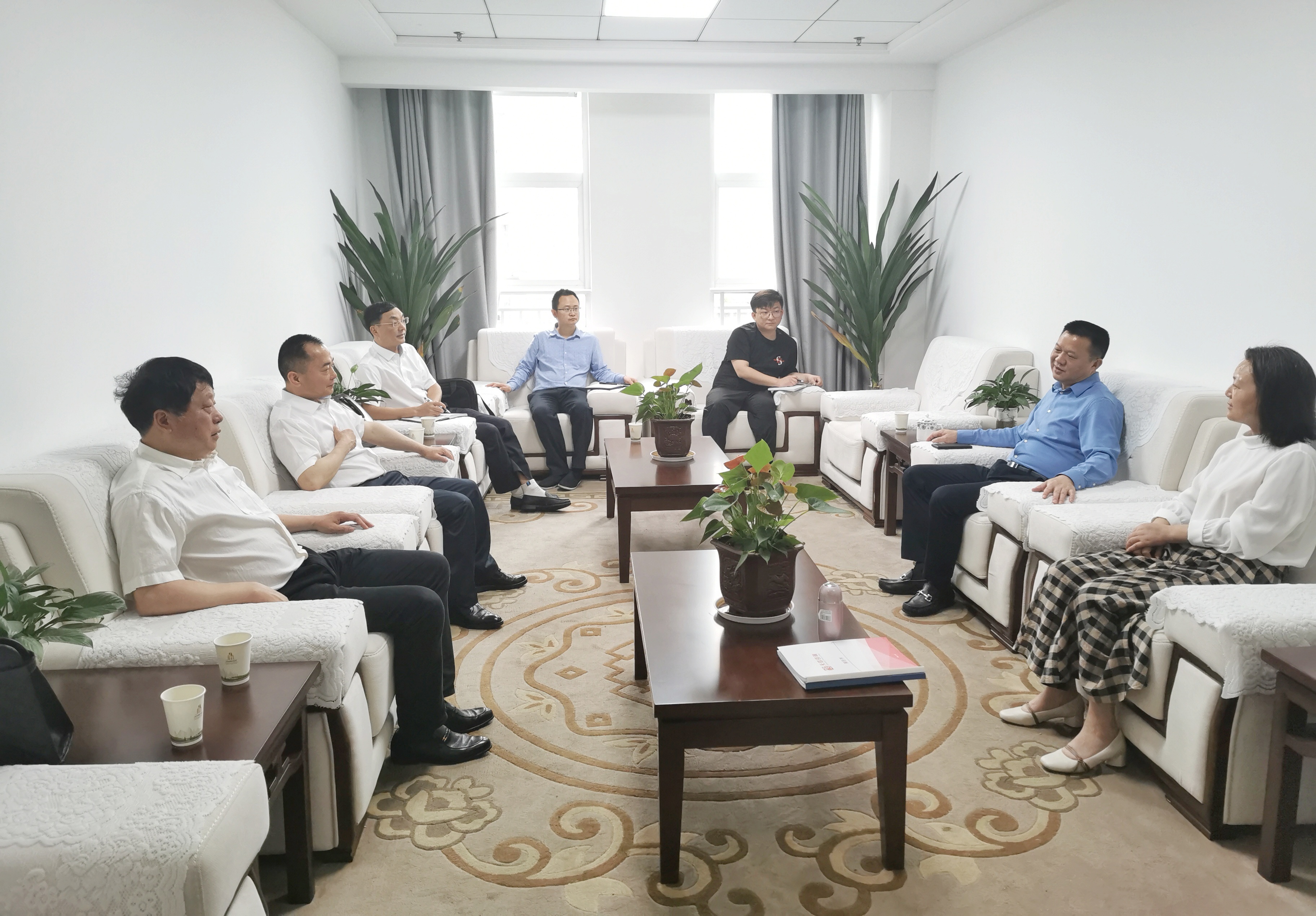 5.11中國工商銀行岳陽分行進(jìn)行工作座談.jpg 5.11中國工商銀行岳陽分行進(jìn)行工作座談.jpg